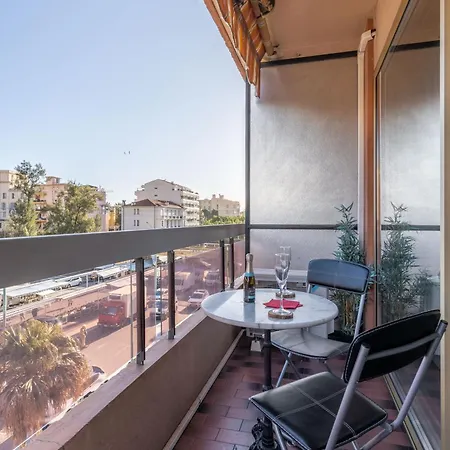 Magnifique 2 Personnes Au Cœur De Menton, Climatisé Et Proche Gares Routière Et Sncf, Totalement équipé Appartement