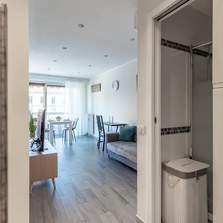 Magnifique 2 Personnes Au Cœur De Menton, Climatisé Et Proche Gares Routière Et Sncf, Totalement équipé Appartement *