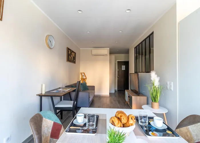 Magnifique 2 Pieces Au Coeur De Menton, Plages, Commerces Et Proximite Gares