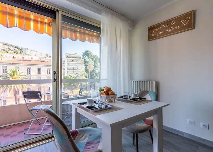 Magnifique 2 Pieces Au Coeur De Menton, Plages, Commerces Et Proximite Gares דירה