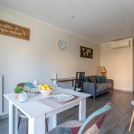 Equipe, 2 Personnes Au Coeur De Menton, Climatise, Proche Gares Routiere Et Ferroviaire, Fete Des Citron,