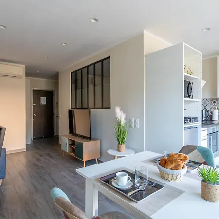 équipé, 2 Personnes Au Cœur De Menton, Climatisé, Proche Gares Routière Et Ferroviaire, Fête Des Citron, Appartement *