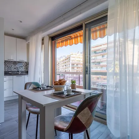 Fabuleux 2 Personnes Au Coeur De Menton, Climatise Et Proche Gares Routiere Et Sncf Apartman Menton
