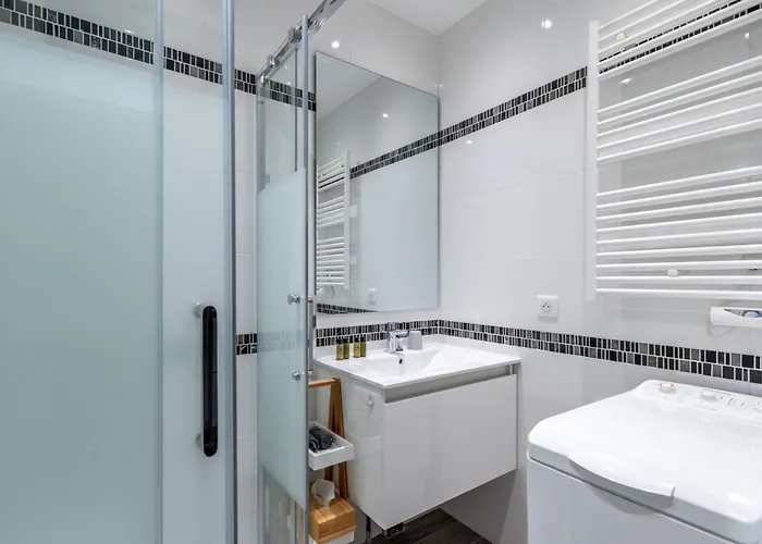 Magnifique 2 Pieces Au Coeur De Menton, Plages, Commerces Et Proximite Gares Apartment Menton