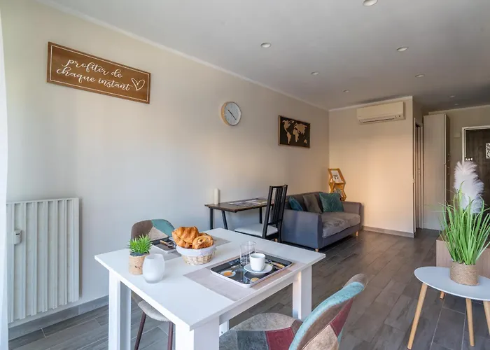 Magnifique 2 Pieces Au Coeur De Menton, Plages, Commerces Et Proximite Gares Menton