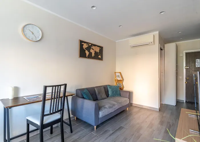 Apartment Magnifique 2 Pieces Au Coeur De Menton, Plages, Commerces Et Proximite Gares