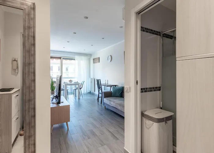 Magnifique 2 Pieces Au Coeur De Menton, Plages, Commerces Et Proximite Gares Apartment *