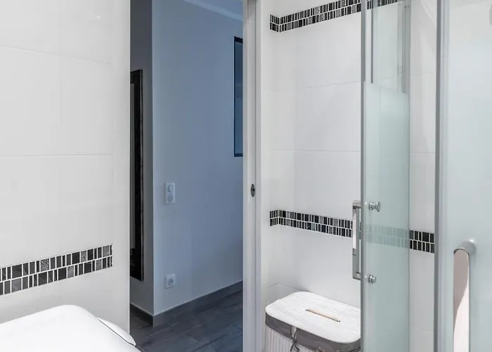 Magnifique 2 Pieces Au Coeur De Menton, Plages, Commerces Et Proximite Gares *